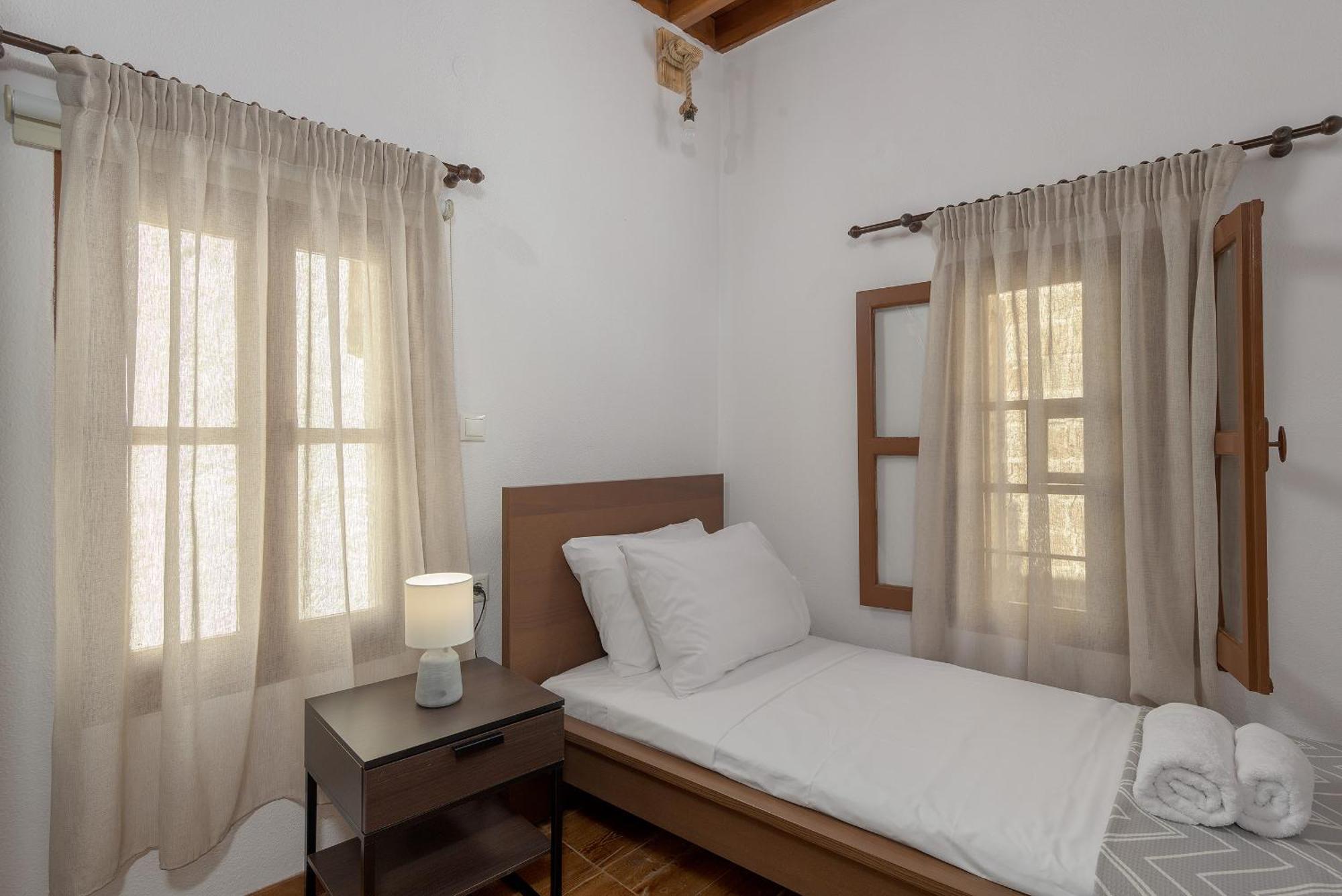 Rustic Self-Inn Rhodes City 外观 照片