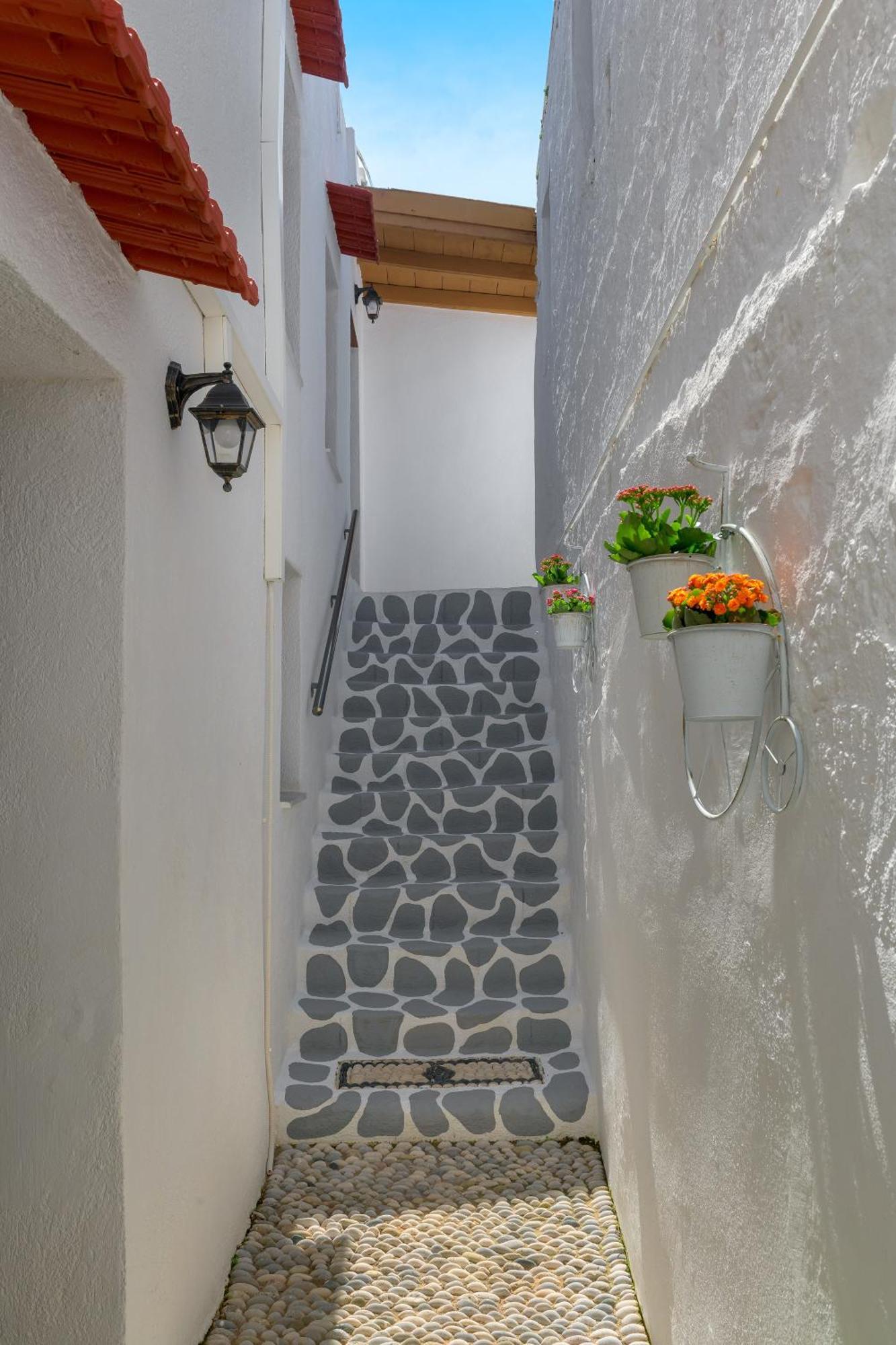 Rustic Self-Inn Rhodes City 外观 照片